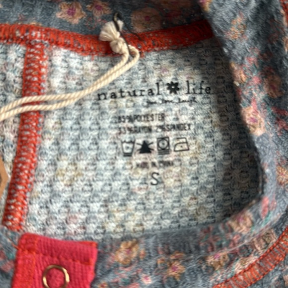 Natural Life Ribbed Top - Picture 2 of 6